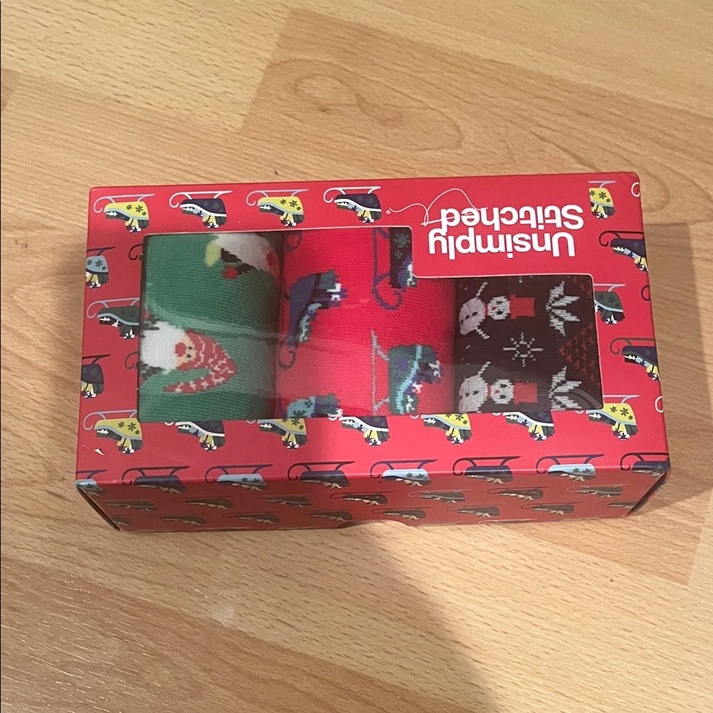 Unsimply Stitched Holiday Socks Christmas gift NIB